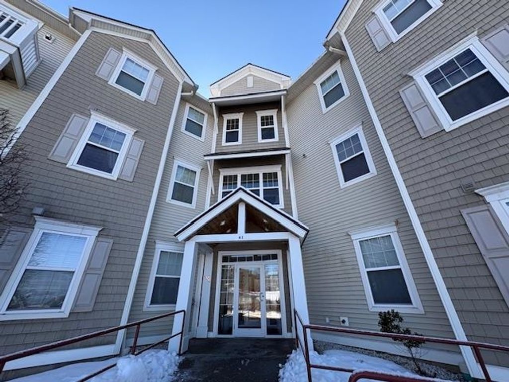 61 Pearl St Unit 33, Essex Junction, VT 05452