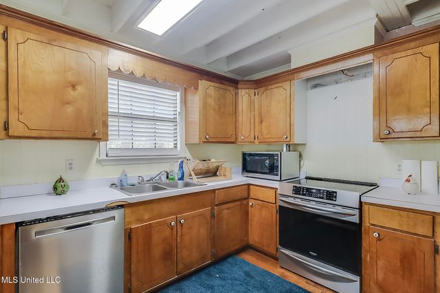 146 Maple Drive, Perkinston, MS 39573