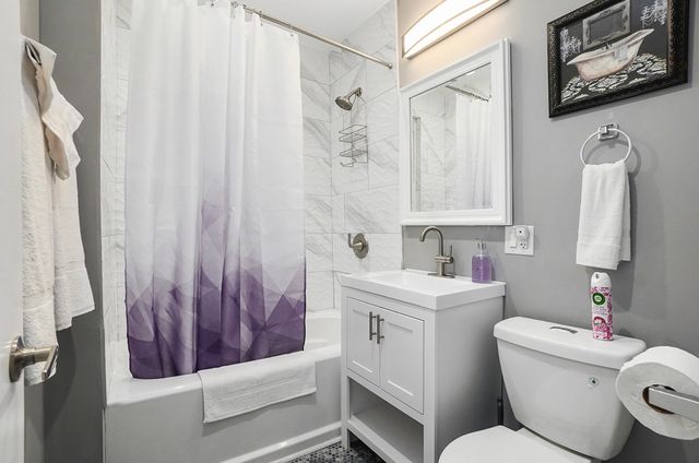 8110 S Vernon Avenue, Chicago, IL 60619