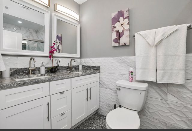 8110 S Vernon Avenue, Chicago, IL 60619