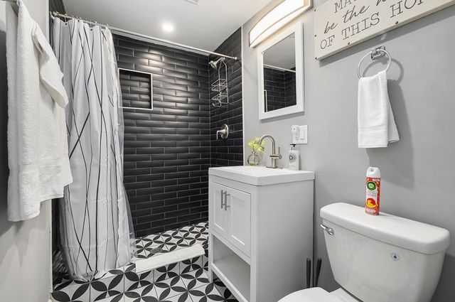 8110 S Vernon Avenue, Chicago, IL 60619