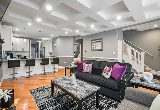 8110 S Vernon Avenue, Chicago, IL 60619