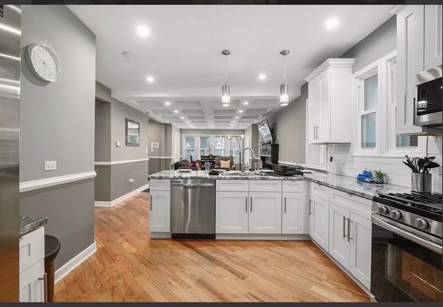 8110 S Vernon Avenue, Chicago, IL 60619