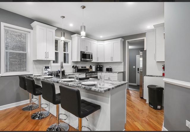 8110 S Vernon Avenue, Chicago, IL 60619