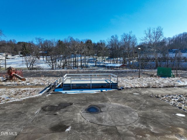 160 Creekside Trail, Bristol, VA 24201