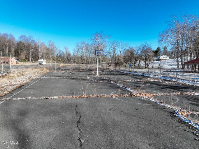 160 Creekside Trail, Bristol, VA 24201