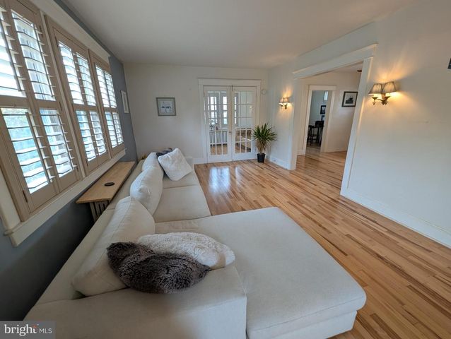 4500 RIDGE AVE, Halethorpe, MD 21227