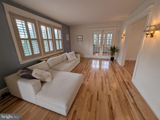 4500 RIDGE AVE, Halethorpe, MD 21227