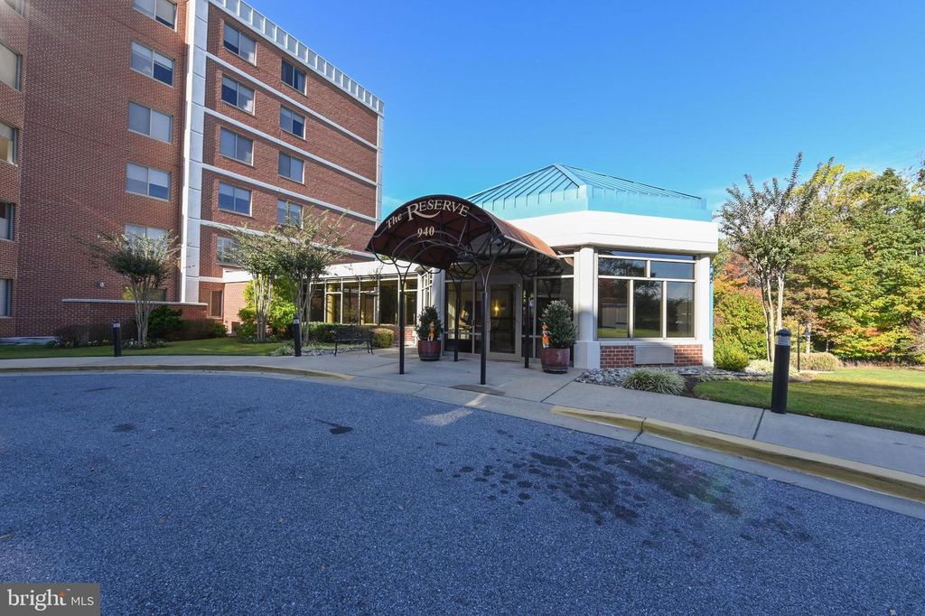 Image 1 of property listing at 940 ASTERN WAY #304, Annapolis, MD 21401