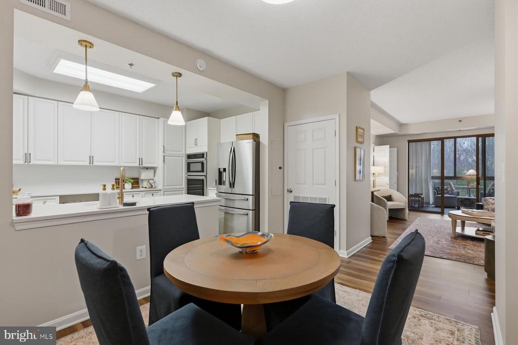 Image 13 of property listing at 940 ASTERN WAY #304, Annapolis, MD 21401