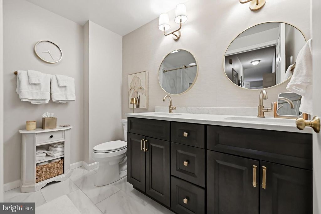 Image 25 of property listing at 940 ASTERN WAY #304, Annapolis, MD 21401