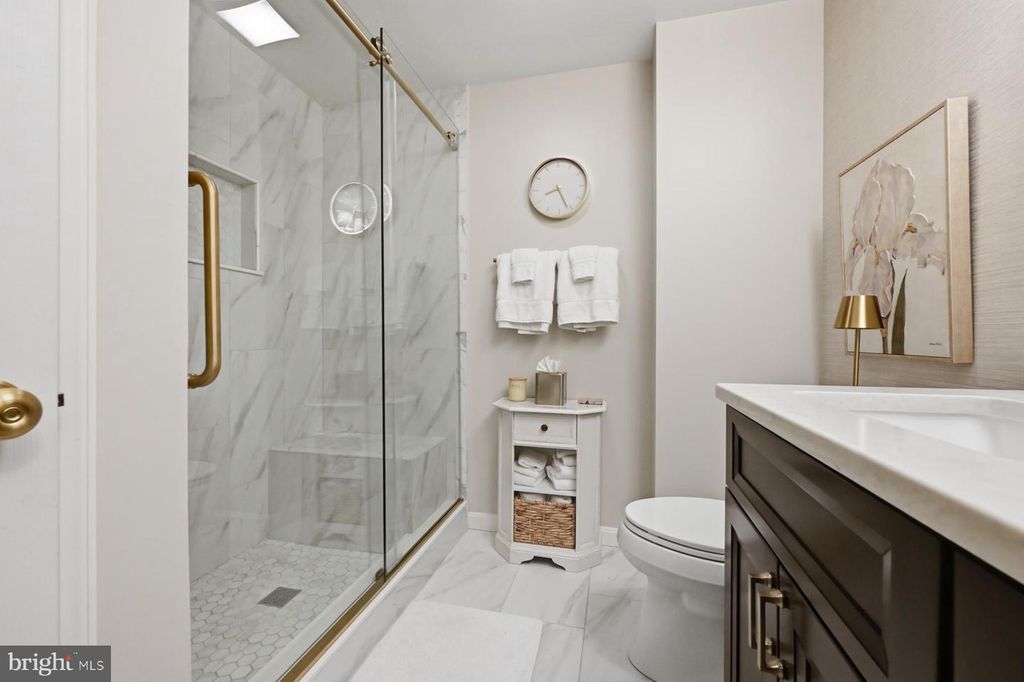 Image 26 of property listing at 940 ASTERN WAY #304, Annapolis, MD 21401