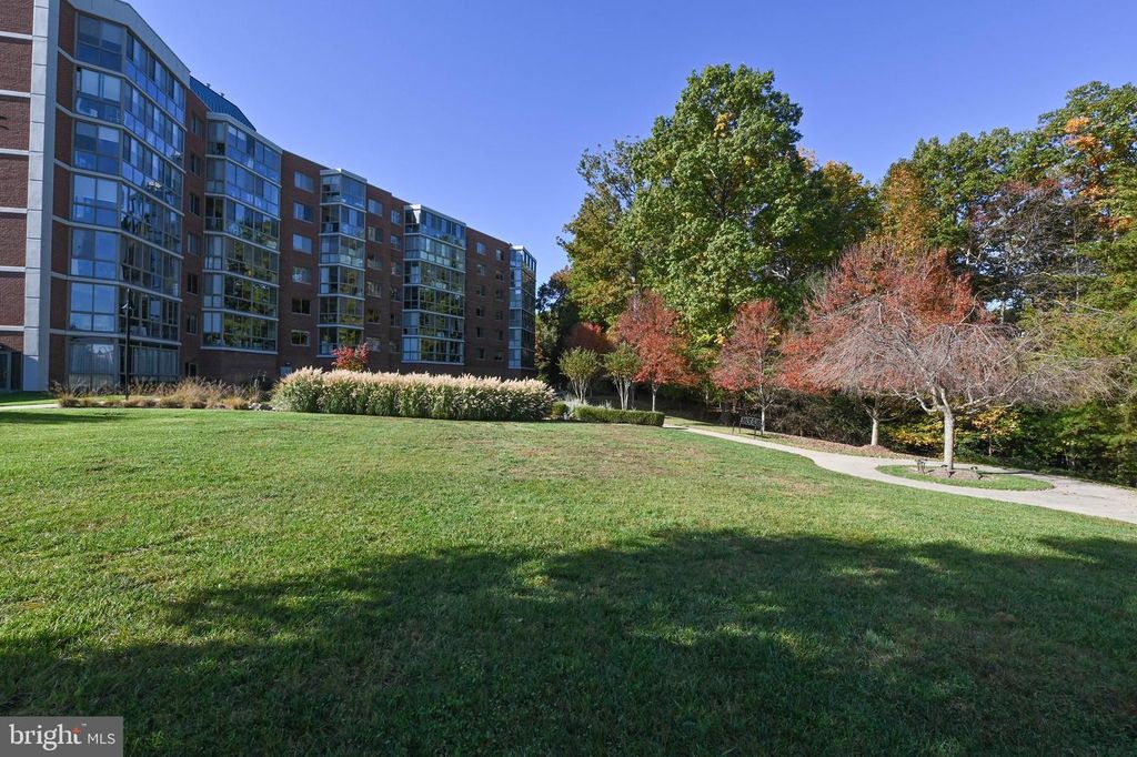 Image 31 of property listing at 940 ASTERN WAY #304, Annapolis, MD 21401