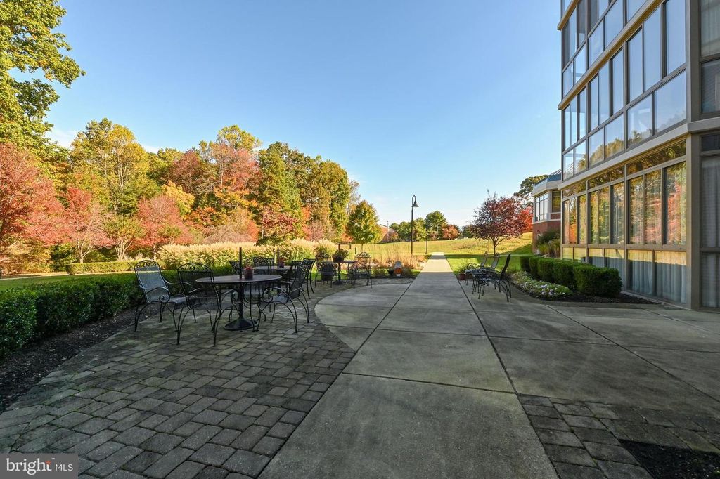 Image 33 of property listing at 940 ASTERN WAY #304, Annapolis, MD 21401