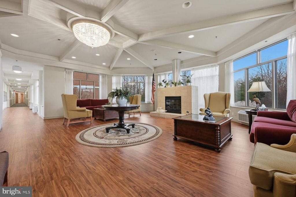 Image 4 of property listing at 940 ASTERN WAY #304, Annapolis, MD 21401