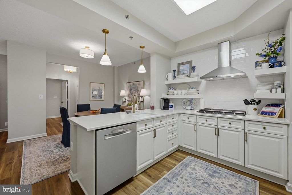 Image 7 of property listing at 940 ASTERN WAY #304, Annapolis, MD 21401