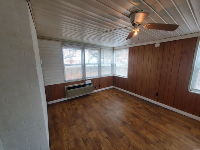 681 S Garfield Street, Piggott, AR 72454