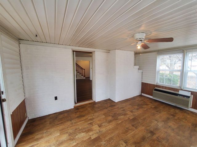 681 S Garfield Street, Piggott, AR 72454