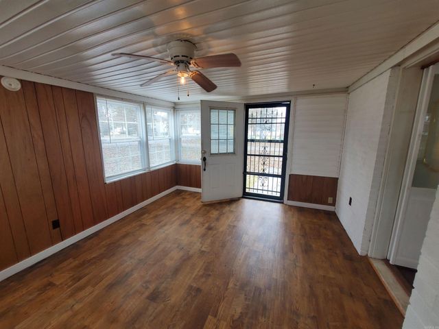 681 S Garfield Street, Piggott, AR 72454