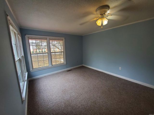 681 S Garfield Street, Piggott, AR 72454