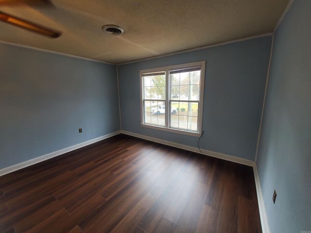 681 S Garfield Street, Piggott, AR 72454