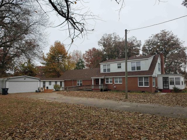 681 S Garfield Street, Piggott, AR 72454
