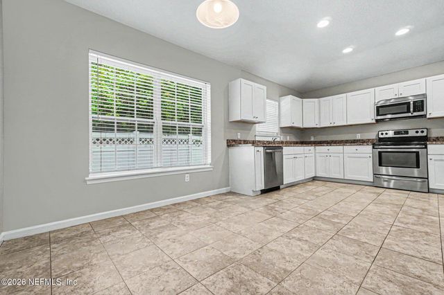 87043 CHESAPEAKE Avenue, Yulee, FL 32097