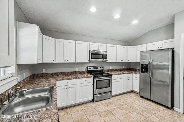 87043 CHESAPEAKE Avenue, Yulee, FL 32097