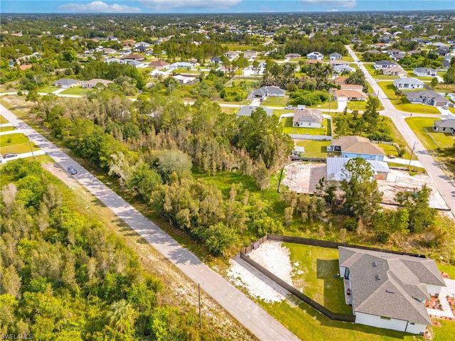 3224 Ruth LN, Lehigh Acres, FL 33976