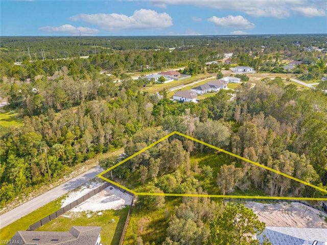 3224 Ruth LN, Lehigh Acres, FL 33976
