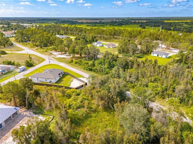 3224 Ruth LN, Lehigh Acres, FL 33976