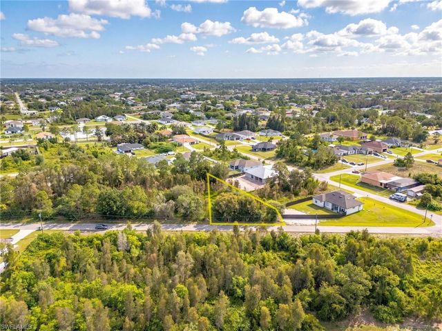 3224 Ruth LN, Lehigh Acres, FL 33976