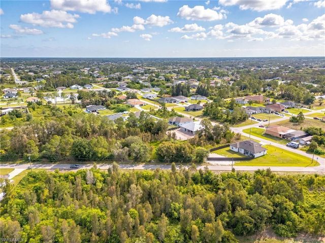 3224 Ruth LN, Lehigh Acres, FL 33976
