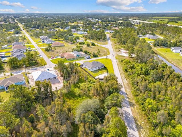 3224 Ruth LN, Lehigh Acres, FL 33976