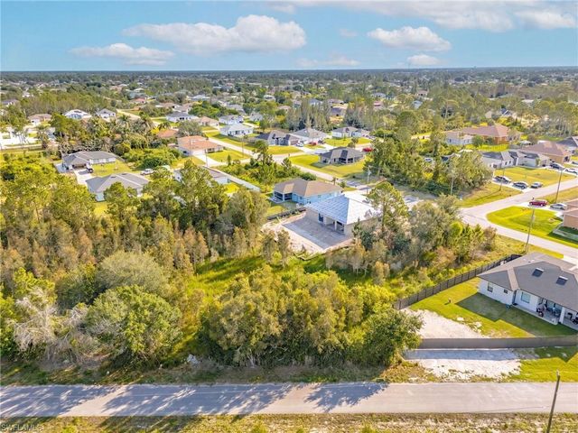 3224 Ruth LN, Lehigh Acres, FL 33976