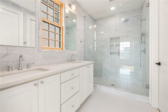 4603 S 47th Street, Rogers, AR 72758