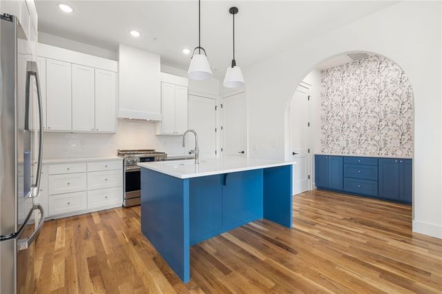 4603 S 47th Street, Rogers, AR 72758