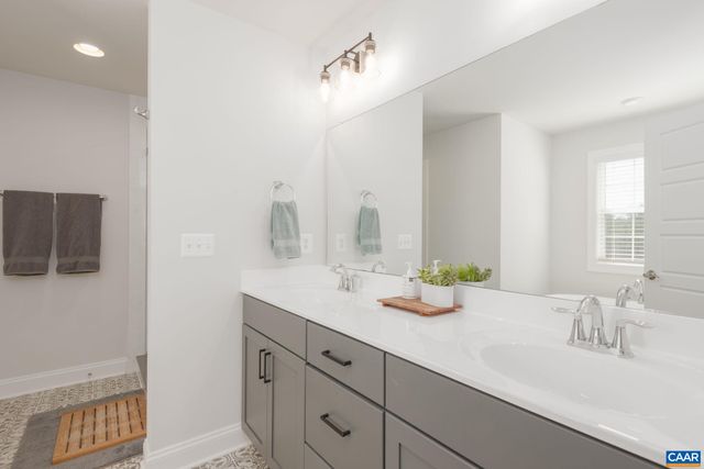 1 WHISPERWOOD CT, Troy, VA 22974