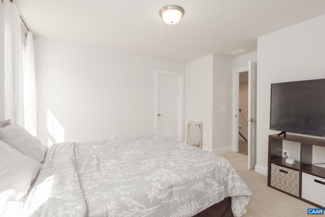 1 WHISPERWOOD CT, Troy, VA 22974