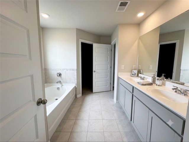 1493 Harlequin Way, Stockbridge, GA 30281