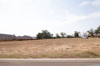 101 Red Oak Trail, La Vernia, TX 78121