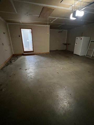 839 Poe Avenue, Ames, IA 50014