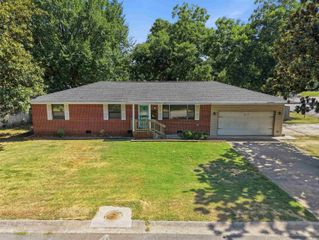 2159 Hickory Street, Conway, AR 72034