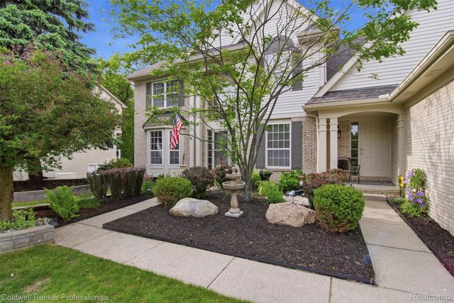 2891 Greenbrooke Lane, West Bloomfield Charter Township, MI 48324