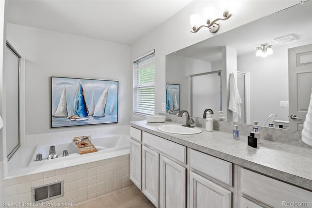 2891 Greenbrooke Lane, West Bloomfield Charter Township, MI 48324