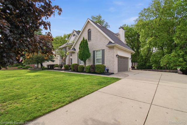 2891 Greenbrooke Lane, West Bloomfield Charter Township, MI 48324