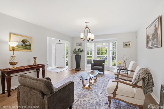 2891 Greenbrooke Lane, West Bloomfield Charter Township, MI 48324