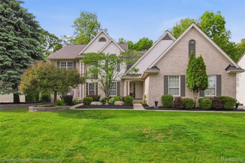 2891 Greenbrooke Lane, West Bloomfield Charter Township, MI 48324