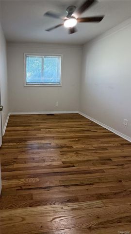 22293 Columbus Avenue, Warren, MI 48089