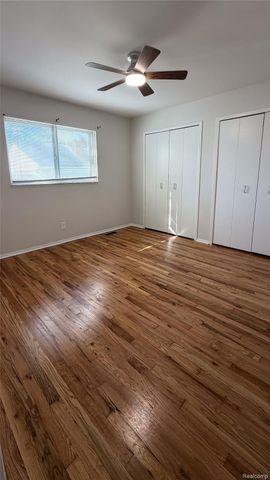 22293 Columbus Avenue, Warren, MI 48089